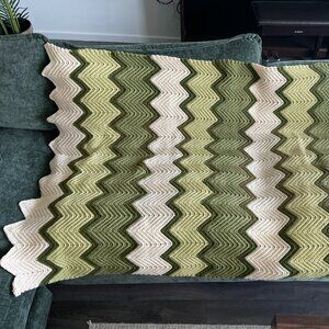 Handmade Crocheted Afghan Blanket Twin Zig Zag 60x42 Greens & Cream